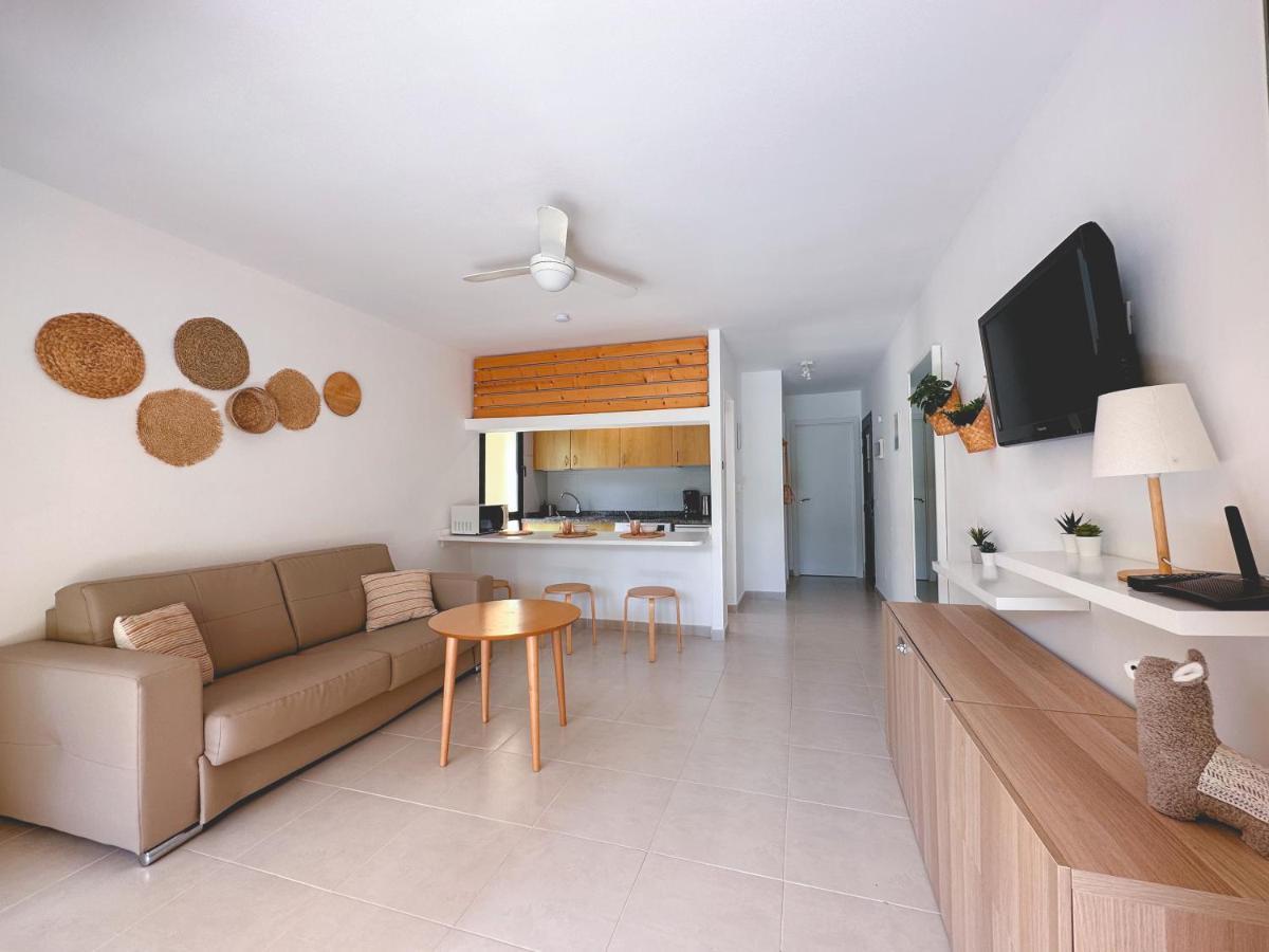 Seaside Apartment Corralejo : A Cozy Holiday Home In A Peaceful Well Located Green Complex Экстерьер фото